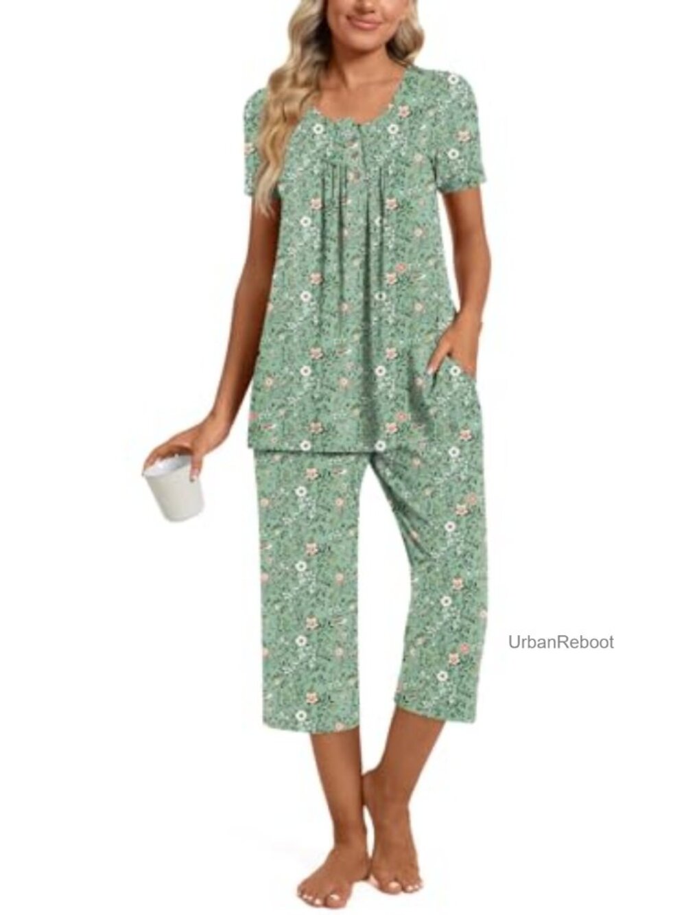 Plus Size Womens Pajama Set Short Sleeve Capri Pants Lounge Pjs with Pockets